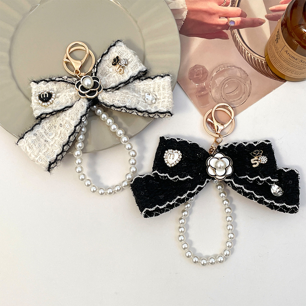 Vintage Collectible Jewelry - Porte-clés en tissu avec nœud papillon