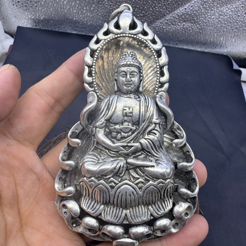 Vintage Collectible Jewelry - Collier pendentif Bouddha Guanyin imitation antique