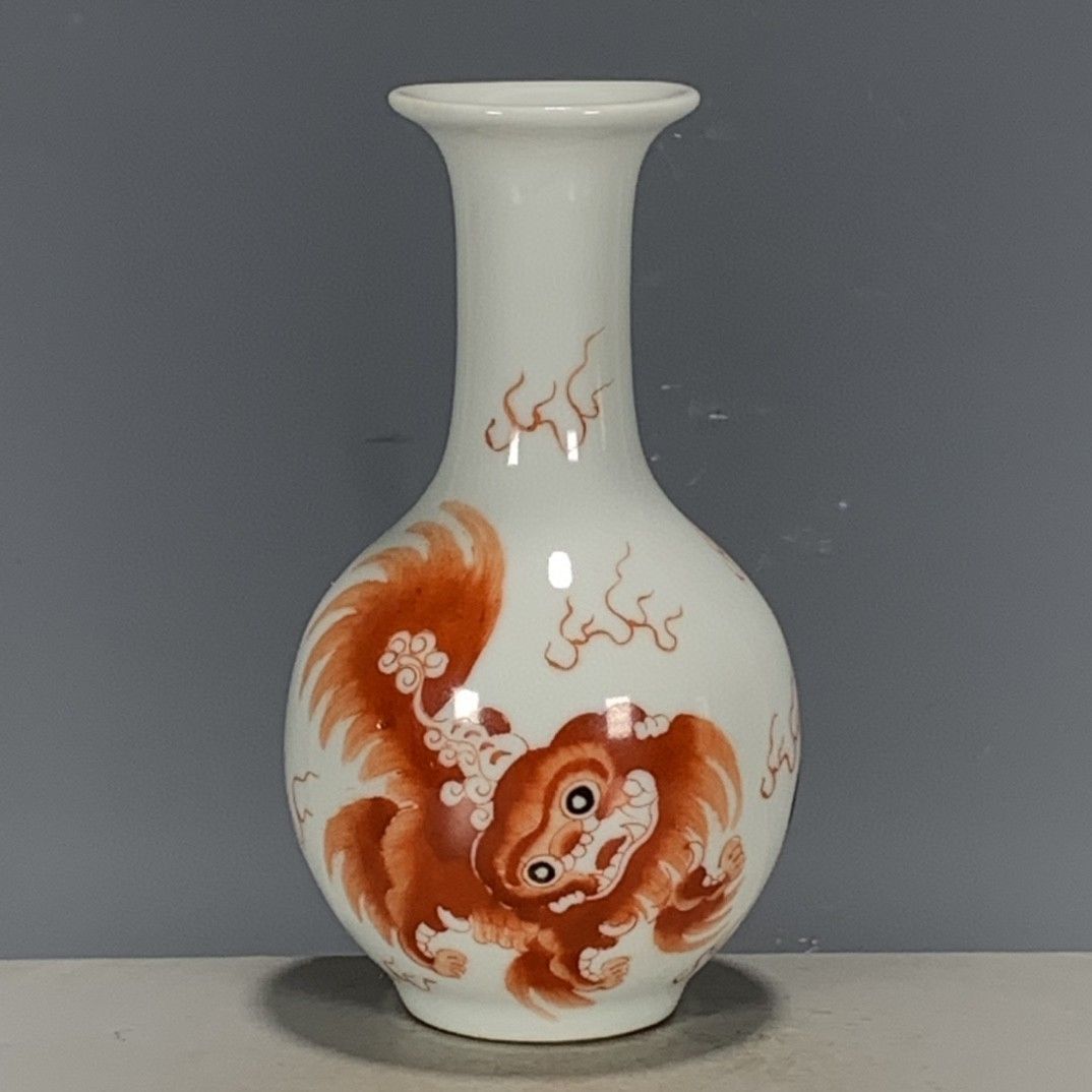 Vintage Collectible Pottery - Vase en porcelaine rouge Wucai chinois
