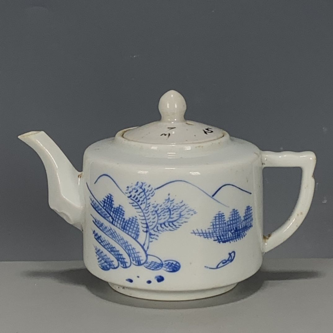 Vintage Collectible Pottery - Théière en porcelaine bleue et blanche
